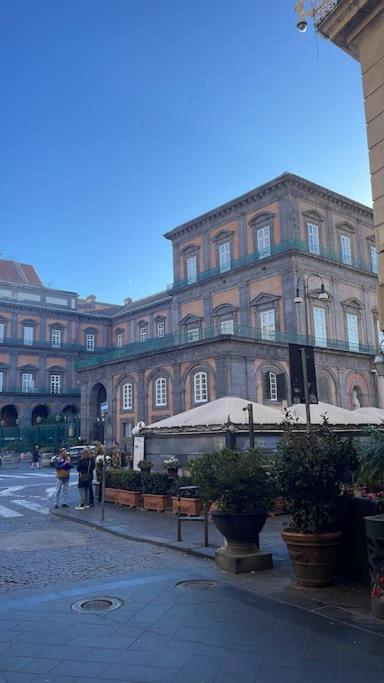 Re Gallo Luxury Apartment Plebiscito In Via Chiaia Napoli Eksteriør billede