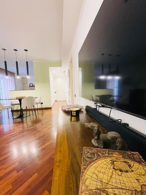 Re Gallo Luxury Apartment Plebiscito In Via Chiaia Napoli Eksteriør billede