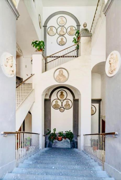 Re Gallo Luxury Apartment Plebiscito In Via Chiaia Napoli Eksteriør billede