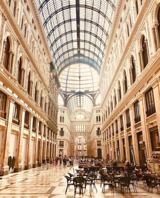 Re Gallo Luxury Apartment Plebiscito In Via Chiaia Napoli Eksteriør billede