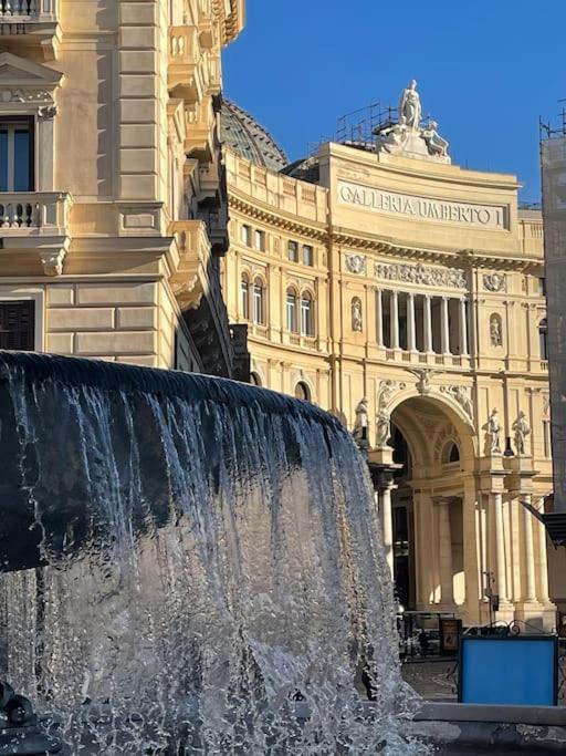Re Gallo Luxury Apartment Plebiscito In Via Chiaia Napoli Eksteriør billede