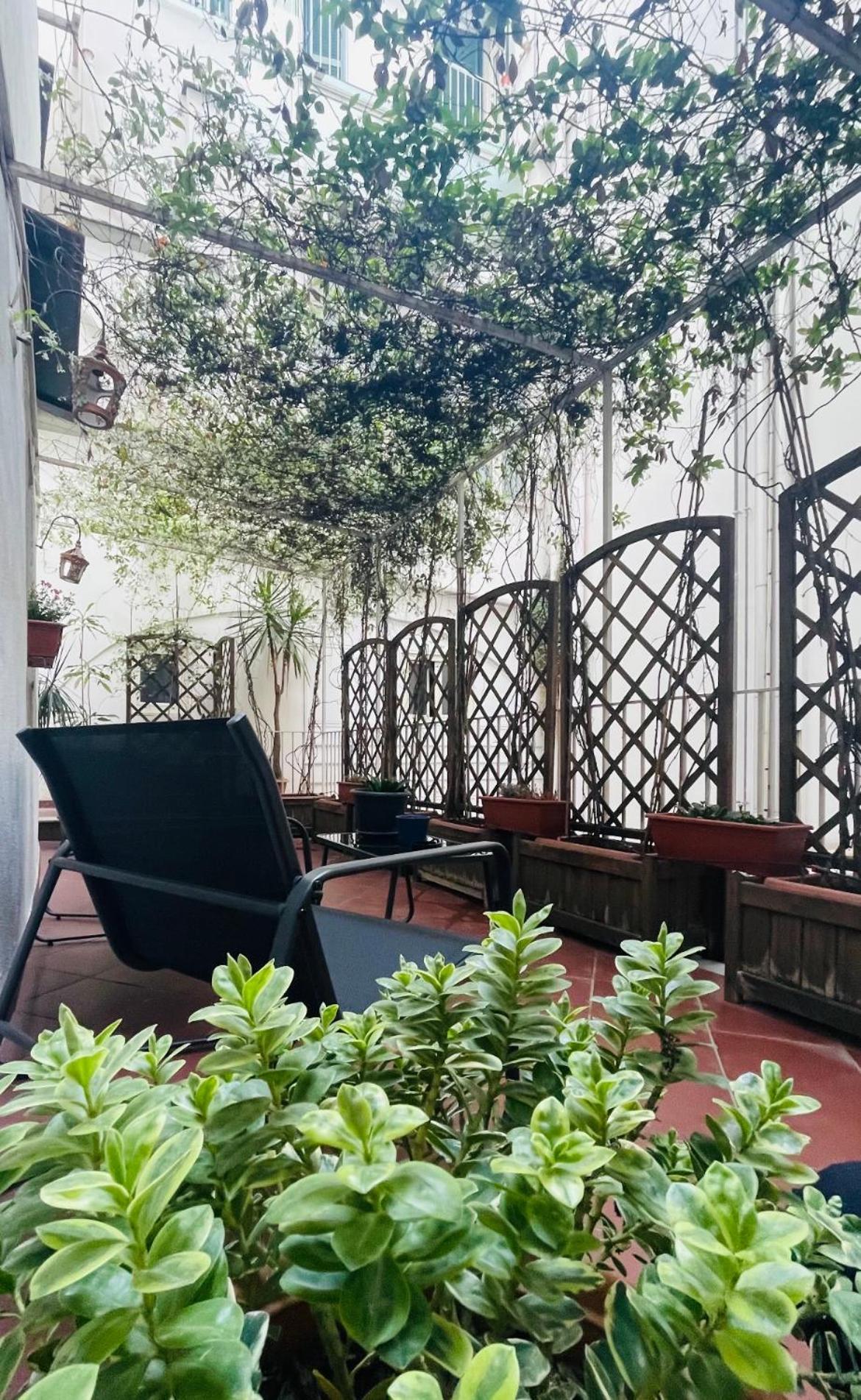 Re Gallo Luxury Apartment Plebiscito In Via Chiaia Napoli Eksteriør billede